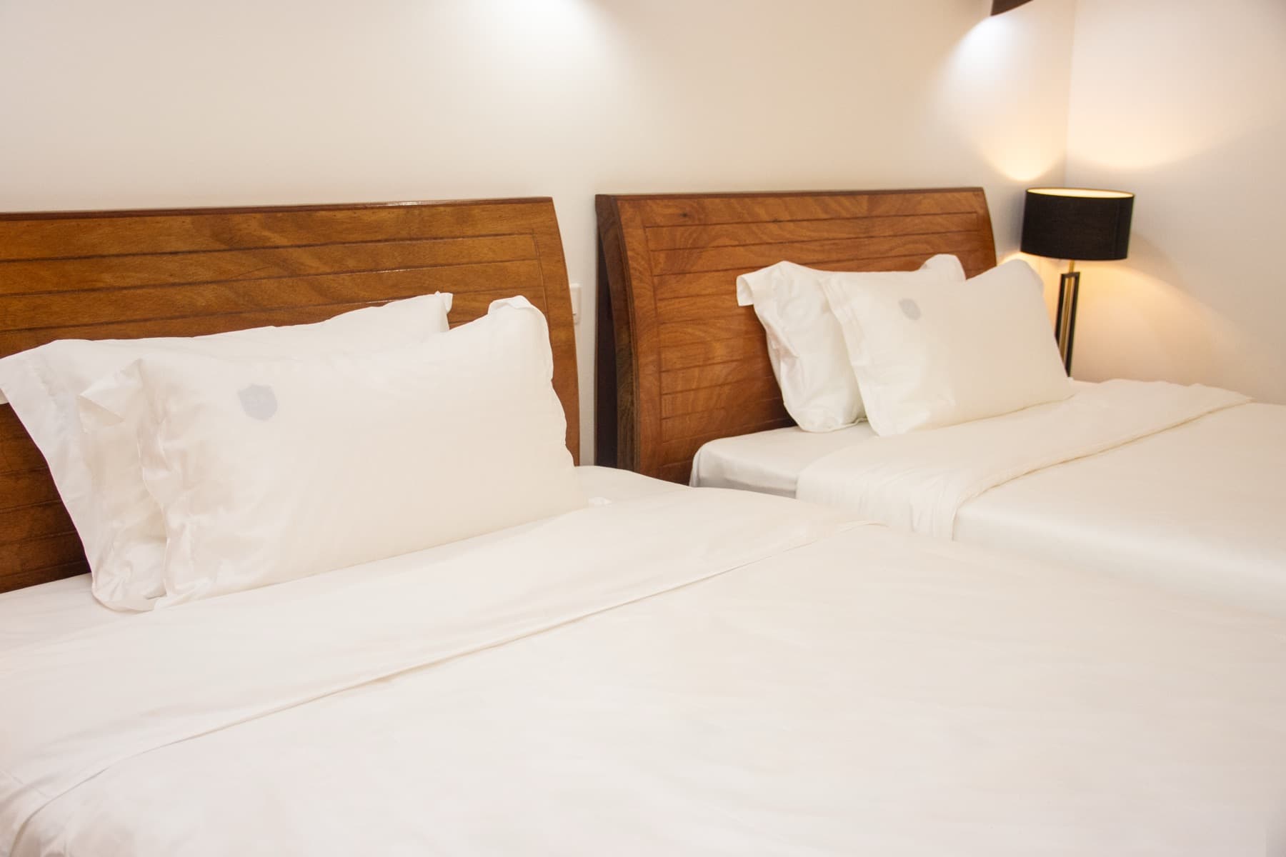 غرفة بسريرين توأم — Résidence Feuille, hôtel à Pointe-Noire