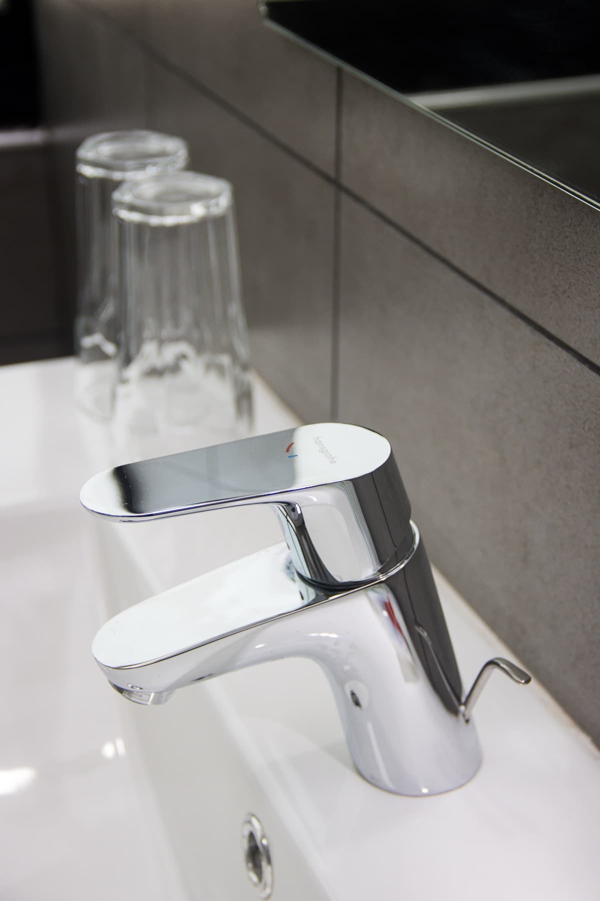Bathrooms — Résidence Feuille, hotel in Pointe-Noire
