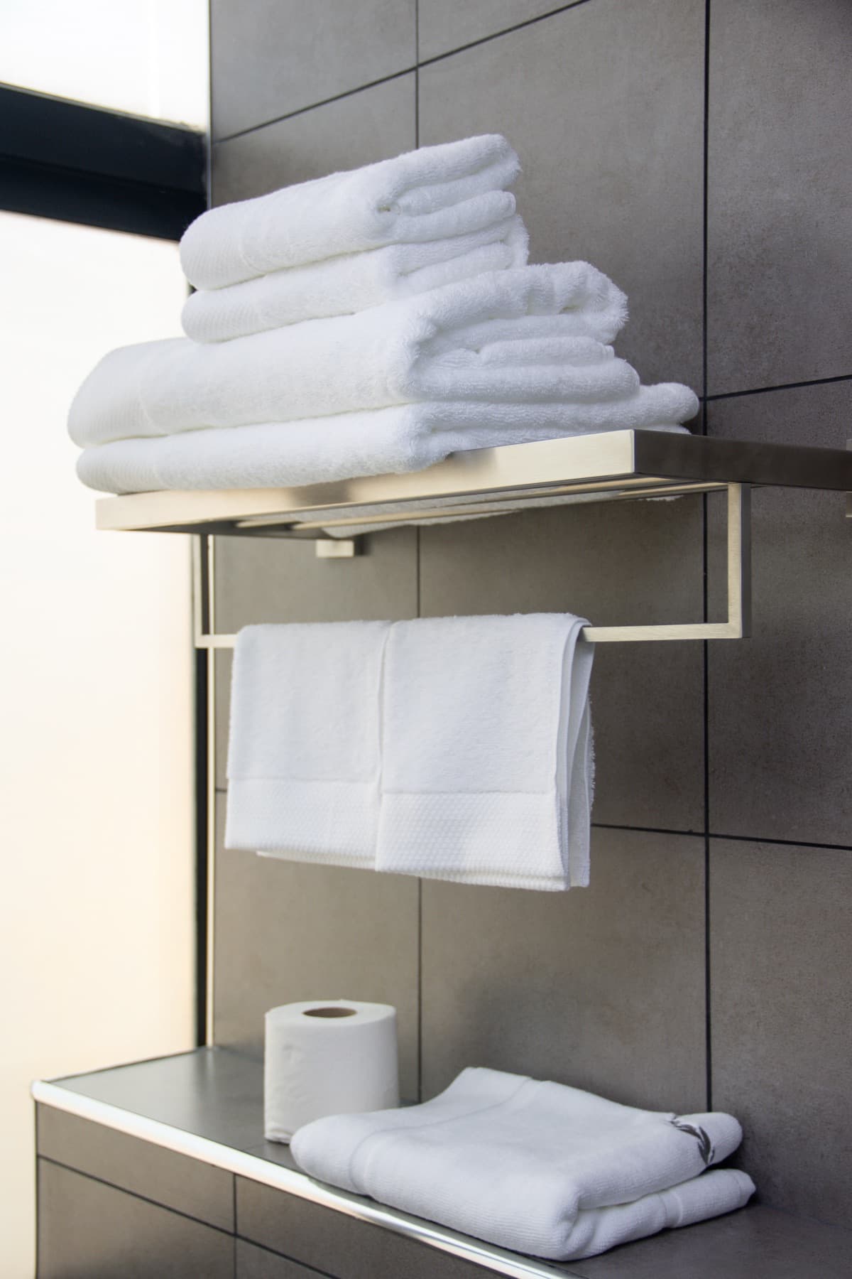 Bathrooms — Résidence Feuille, hotel in Pointe-Noire